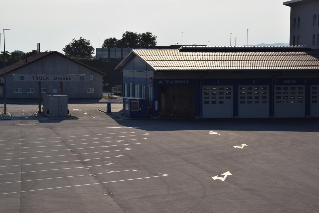 Daka Prenocisce Motell Velika Vas pri Krškem Exteriör bild