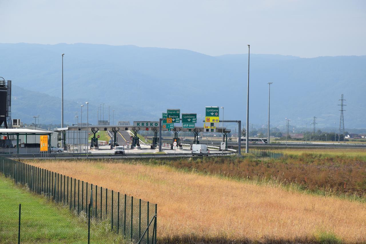 Daka Prenocisce Motell Velika Vas pri Krškem Exteriör bild